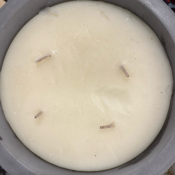 Santal 26 Concrete Candle
LE LABO NEW 🔥NO OFFERS🔥 - Picture 4 of 8